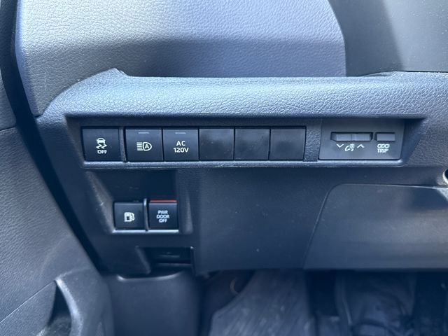 2023 Toyota Sienna XSE 7 Passenger