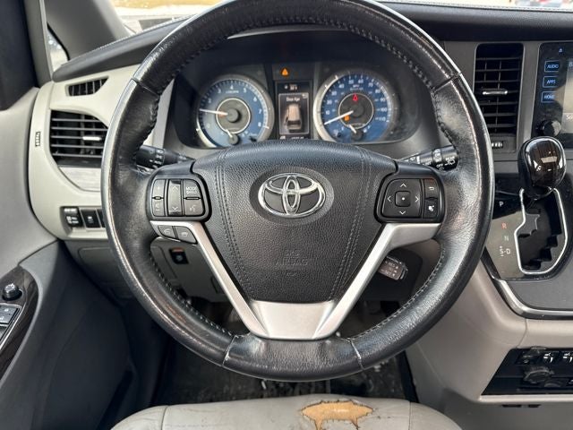 2017 Toyota Sienna XLE Premium 7 Passenger
