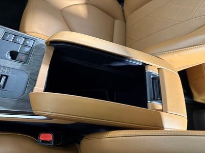 2023 Toyota Highlander Hybrid Platinum