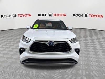 2023 Toyota Highlander Hybrid Platinum