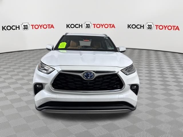 2023 Toyota Highlander Hybrid Platinum