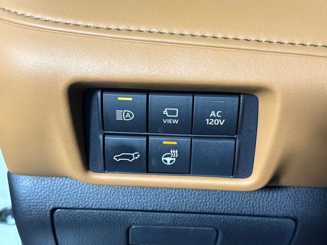 2023 Toyota Highlander Hybrid Platinum