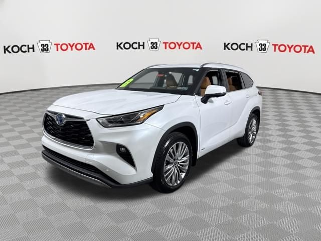 2023 Toyota Highlander Hybrid Platinum