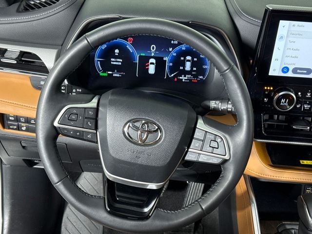 2023 Toyota Highlander Hybrid Platinum