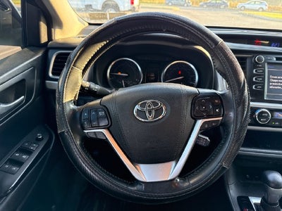 2017 Toyota Highlander SE