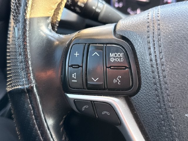 2017 Toyota Highlander SE