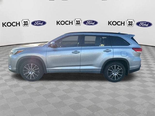 2017 Toyota Highlander SE