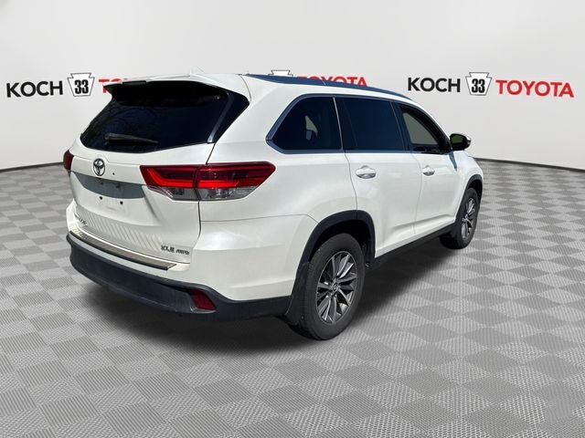 2019 Toyota Highlander SE