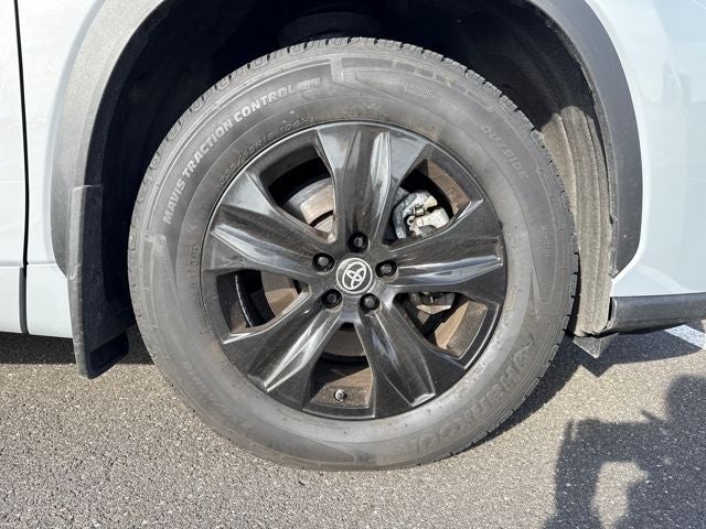 2024 Toyota Highlander Hybrid XLE Nightshade