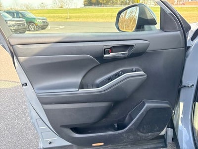 2024 Toyota Highlander Hybrid XLE Nightshade