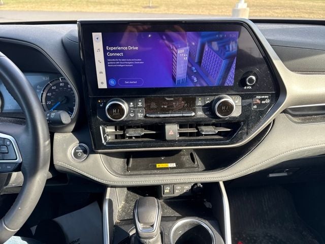 2024 Toyota Highlander Hybrid XLE Nightshade