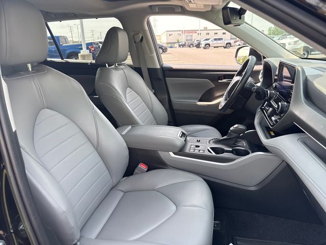 2023 Toyota Highlander Hybrid XLE