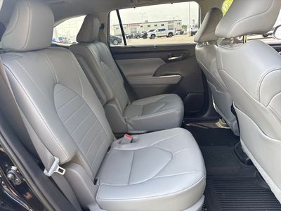 2023 Toyota Highlander Hybrid XLE