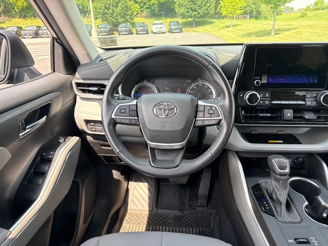 2023 Toyota Highlander Hybrid XLE