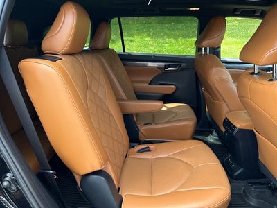 2023 Toyota Highlander Platinum