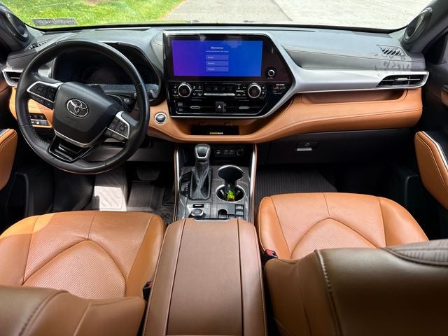 2023 Toyota Highlander Platinum