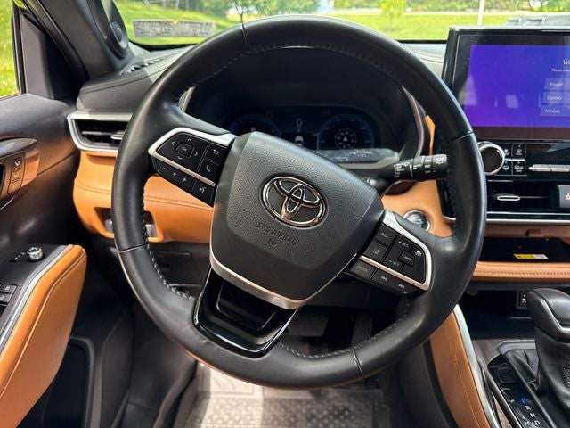 2023 Toyota Highlander Platinum