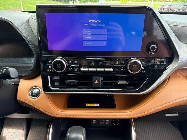 2023 Toyota Highlander Platinum
