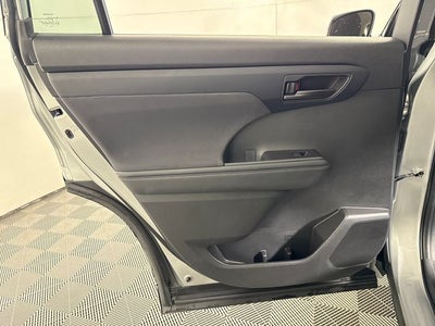 2024 Toyota Highlander LE