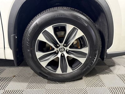 2025 Toyota Highlander XLE