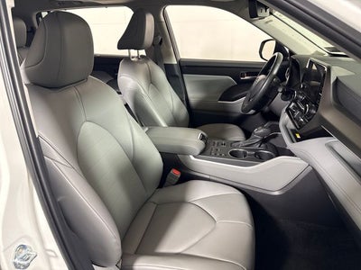 2025 Toyota Highlander XLE