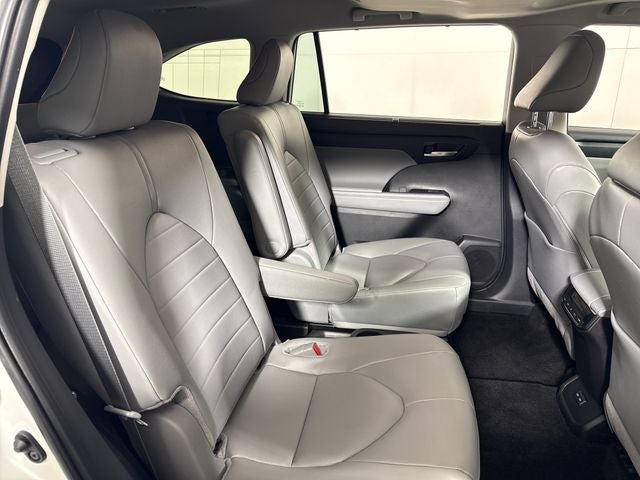 2025 Toyota Highlander XLE