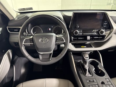 2025 Toyota Highlander XLE