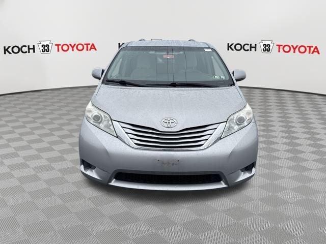 2015 Toyota Sienna LE 8 Passenger