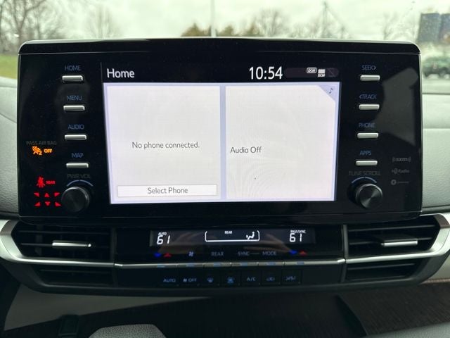 2022 Toyota Sienna LE 8 Passenger