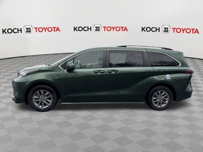 2022 Toyota Sienna LE 8 Passenger