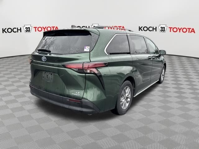 2022 Toyota Sienna LE 8 Passenger