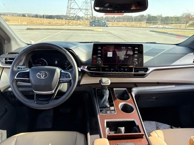 2022 Toyota Sienna XLE