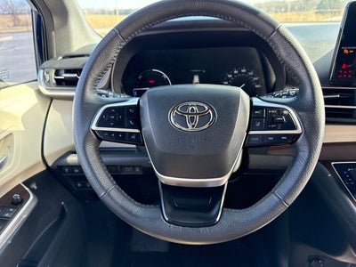 2022 Toyota Sienna XLE