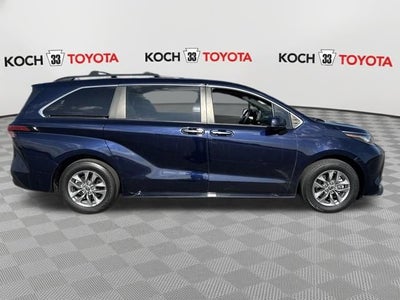 2022 Toyota Sienna XLE