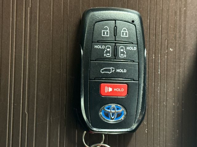 2023 Toyota Sienna XLE 7 Passenger