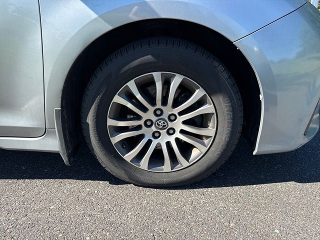 2018 Toyota Sienna XLE 8 Passenger