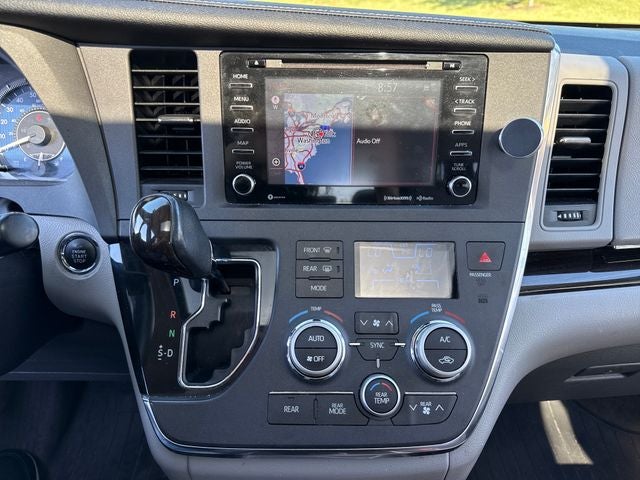2018 Toyota Sienna XLE 8 Passenger