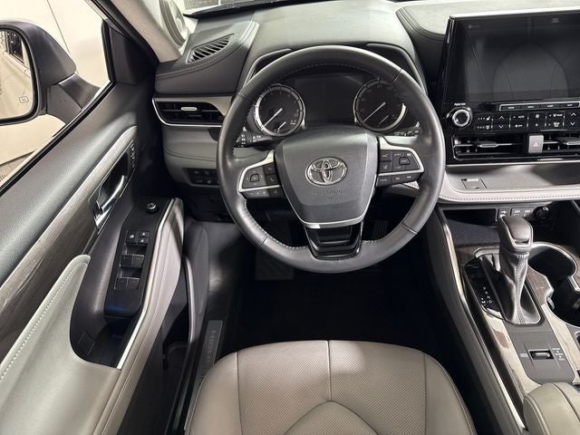 2022 Toyota Highlander Limited