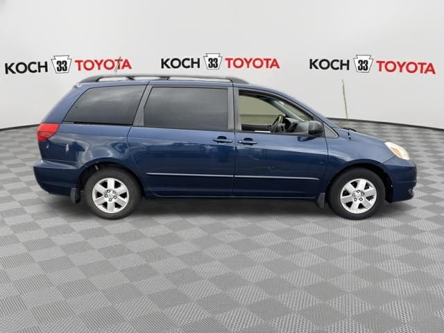 2004 Toyota Sienna LE