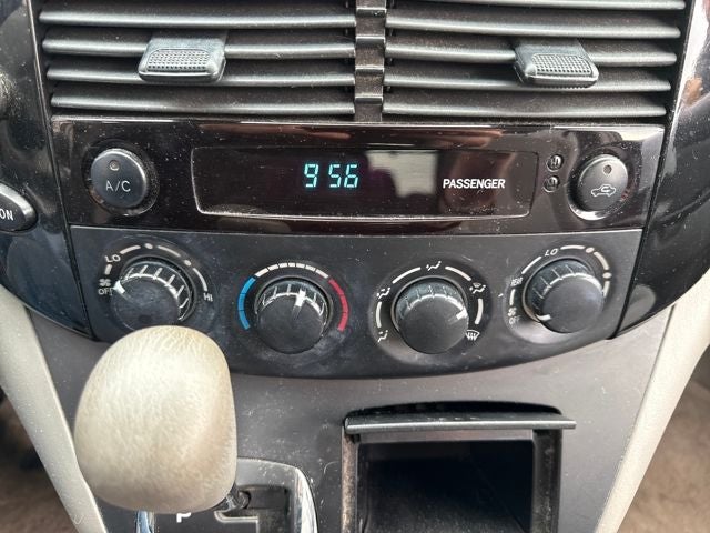 2004 Toyota Sienna LE
