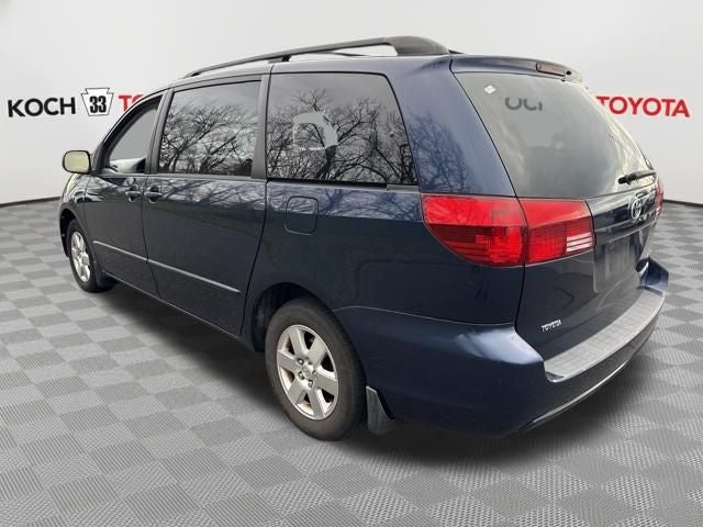 2004 Toyota Sienna LE