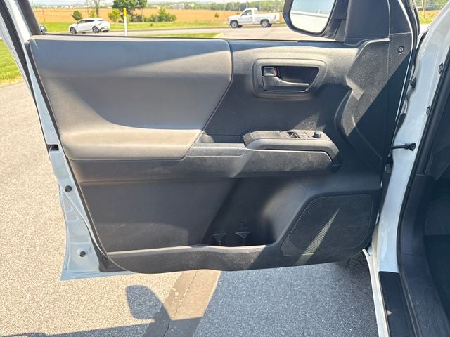 2017 Toyota Tacoma SR