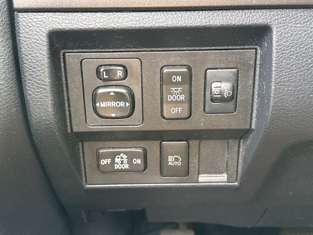 2018 Toyota Tundra SR5 5.7L V8
