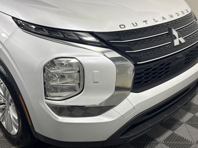 2024 Mitsubishi Outlander ES