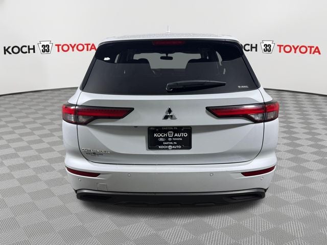 2024 Mitsubishi Outlander ES