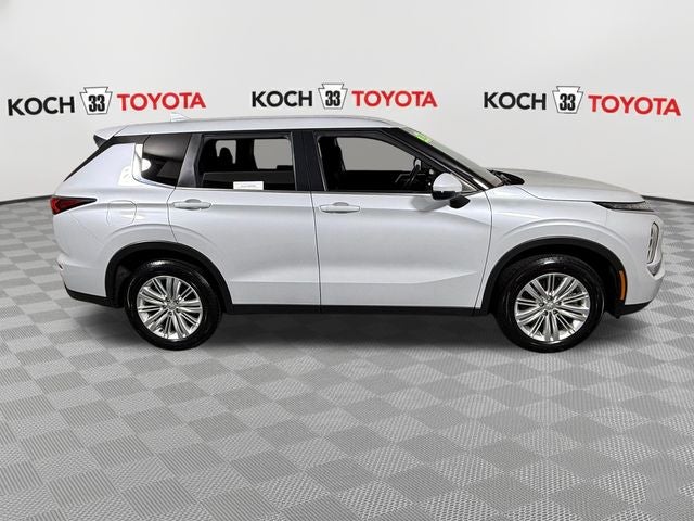 2024 Mitsubishi Outlander ES
