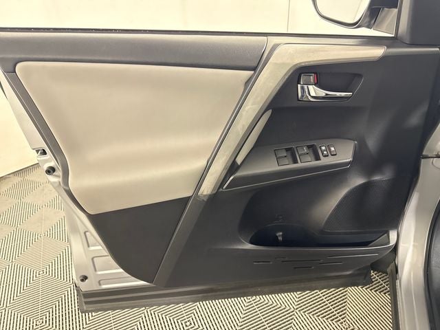 2018 Toyota RAV4 Hybrid XLE