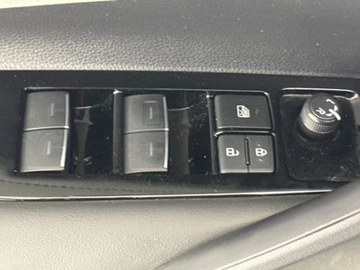 2025 Toyota Corolla Hatchback SE