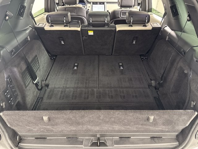 2023 Land Rover Discovery Metropolitan Edition
