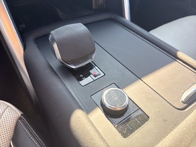 2023 Land Rover Discovery Metropolitan Edition